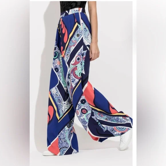 Kit and Ace Multicolor Silky Wide Leg Pants with rose side zipper and pockets. - Picture 3 of 10